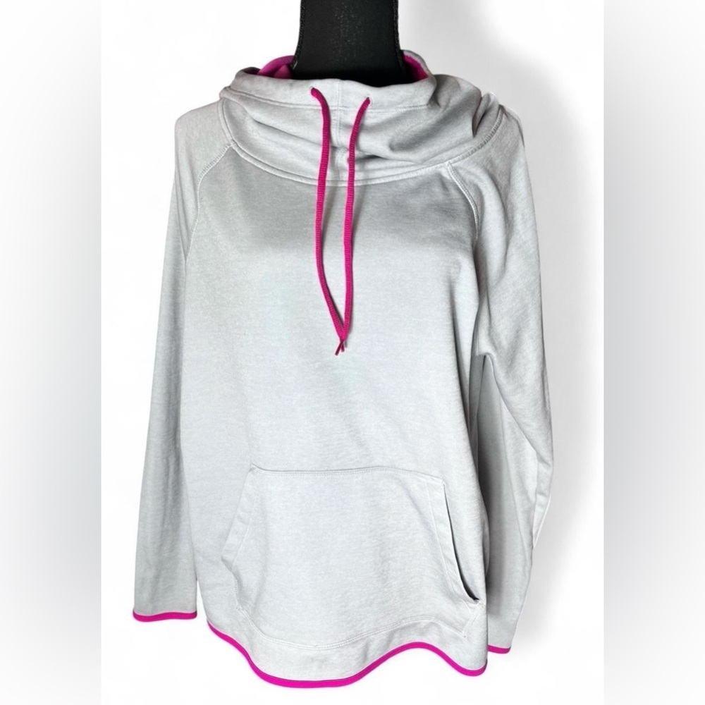 Champion Light Gray Hoodie with Pink Details | Size L | Cozy Streetwear Chic